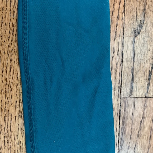 Blueish green lululemon leggings *rare* - Picture 2 of 3